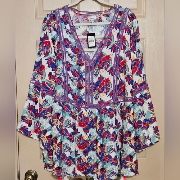 #023 AVENUE - Boho Bell Sleeve Ruffle Sharkbite Hem Top Blouse Size: 22/24W (3X) - Picture 5 of 6